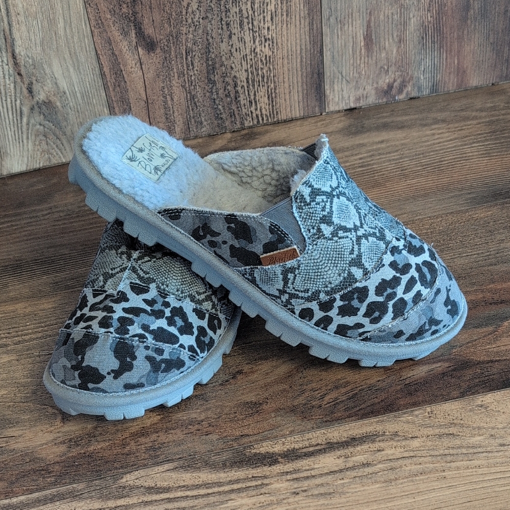 Blowfish Malibu Ice Sickle Peppercorn Snakeskin Animal Print Slippers 8
